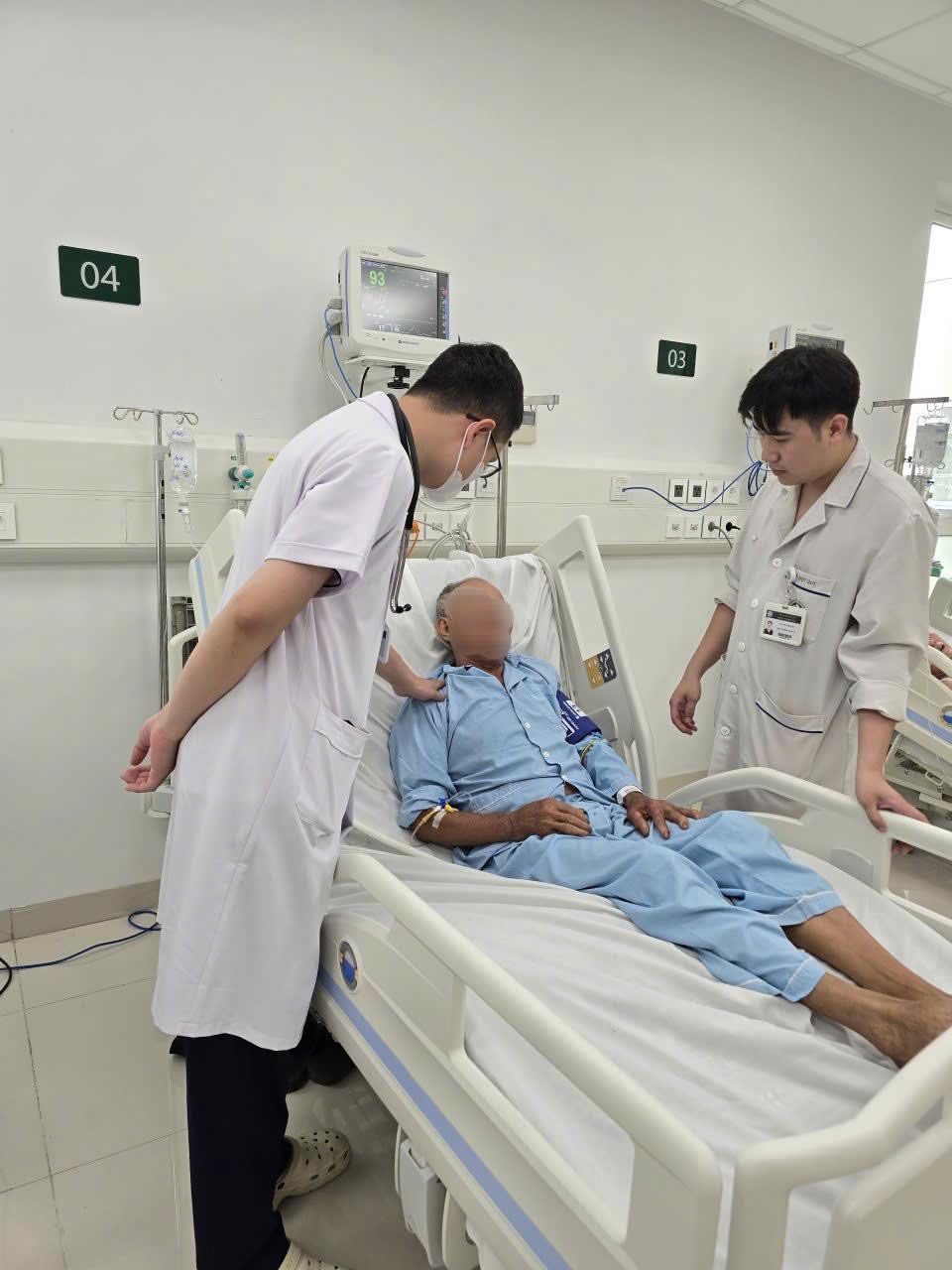 Bác sĩ Bệnh viện Bạch Mai cơ sở Ninh Bình cứu hai bệnh nhân đột quỵ trong 'thời gian vàng'- Ảnh 2.