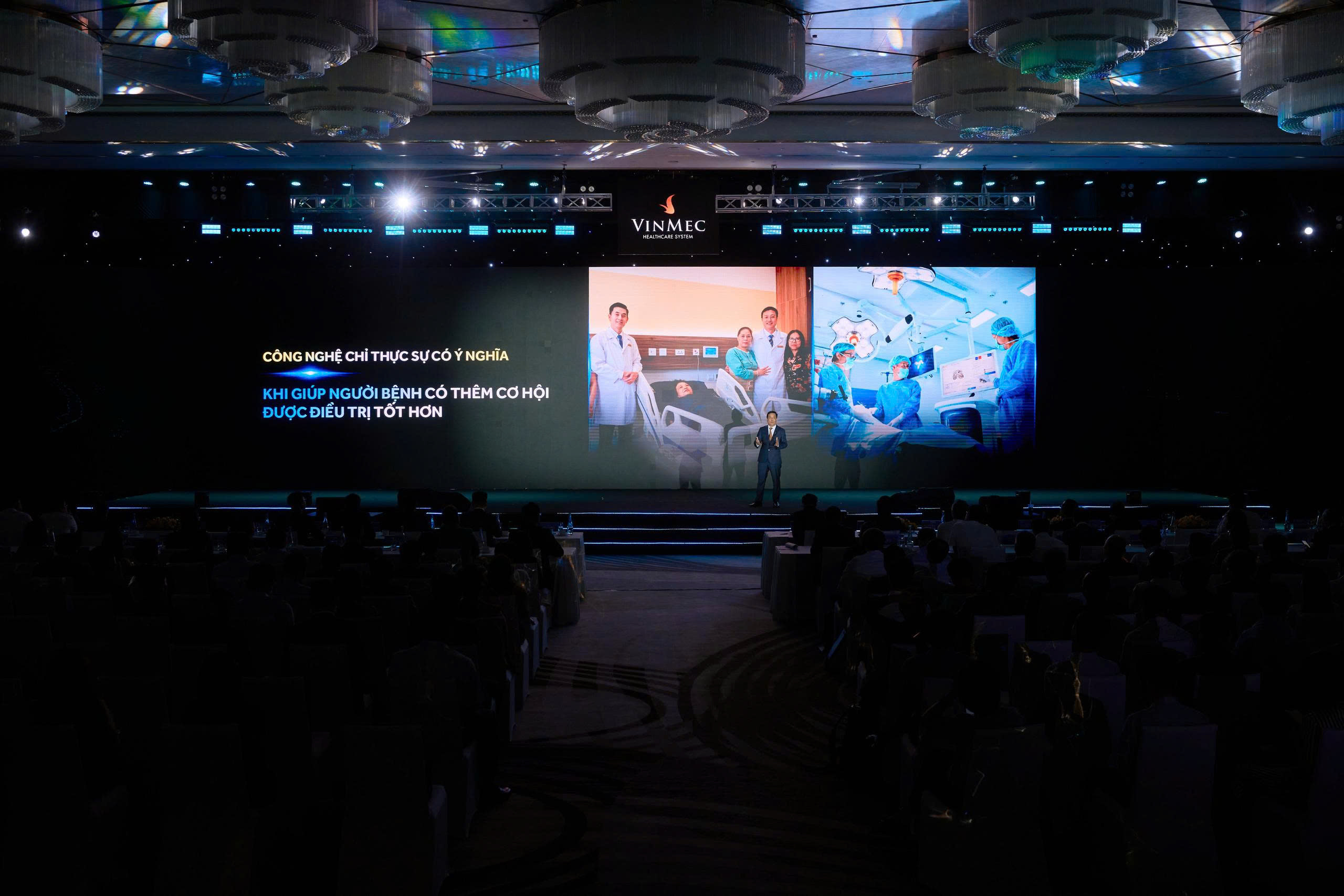 Thứ trưởng Bộ Y tế Trần Văn Thuấn: Thành công của phẫu thuật robot phải được đo bằng hiệu quả điều trị- Ảnh 5.