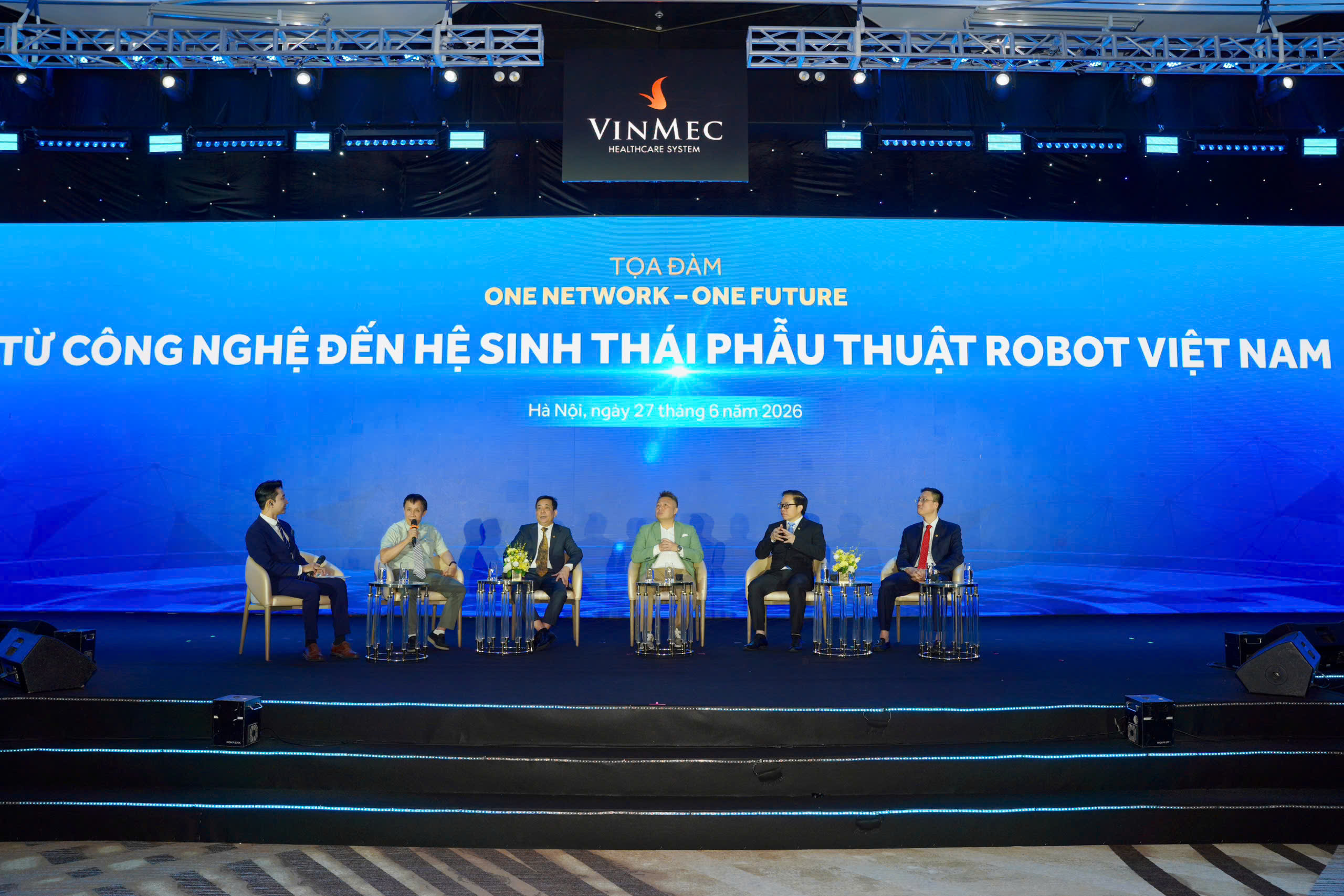 Thứ trưởng Bộ Y tế Trần Văn Thuấn: Thành công của phẫu thuật robot phải được đo bằng hiệu quả điều trị- Ảnh 4.