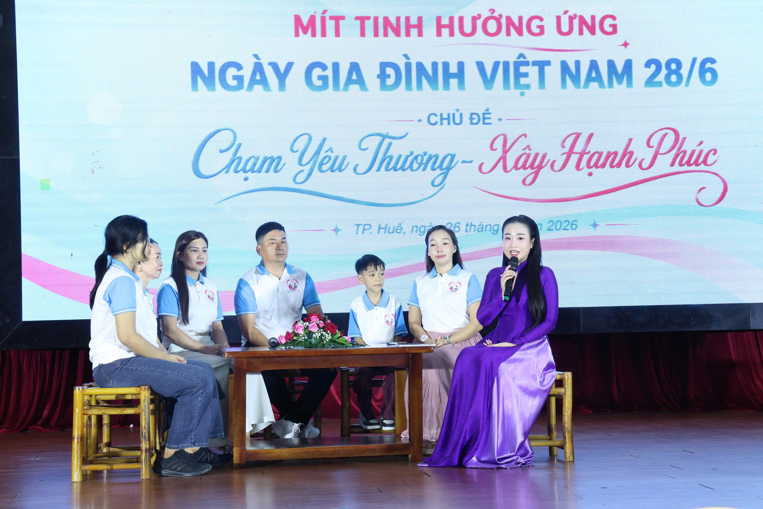"Chạm yêu thương – Xây hạnh phúc" lan tỏa giá trị gia đình Việt- Ảnh 2.