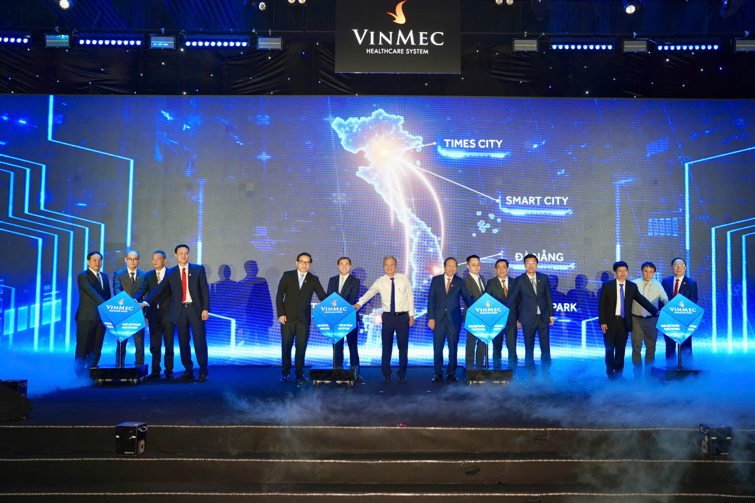 Thứ trưởng Bộ Y tế Trần Văn Thuấn: Thành công của phẫu thuật robot phải được đo bằng hiệu quả điều trị- Ảnh 2.
