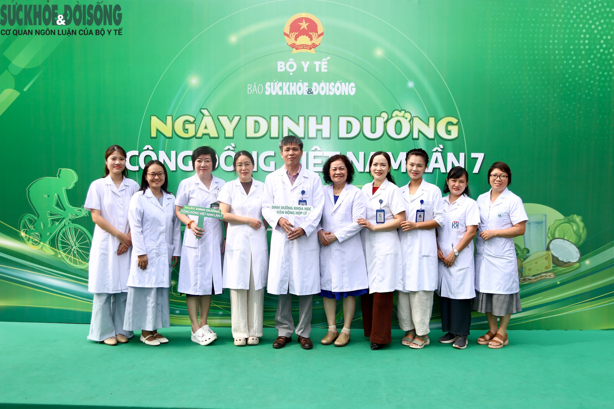 Người dân hào hứng trải nghiệm tư vấn dinh dưỡng tại Ngày Dinh dưỡng cộng đồng Việt Nam lần thứ 7 - Ảnh 1.