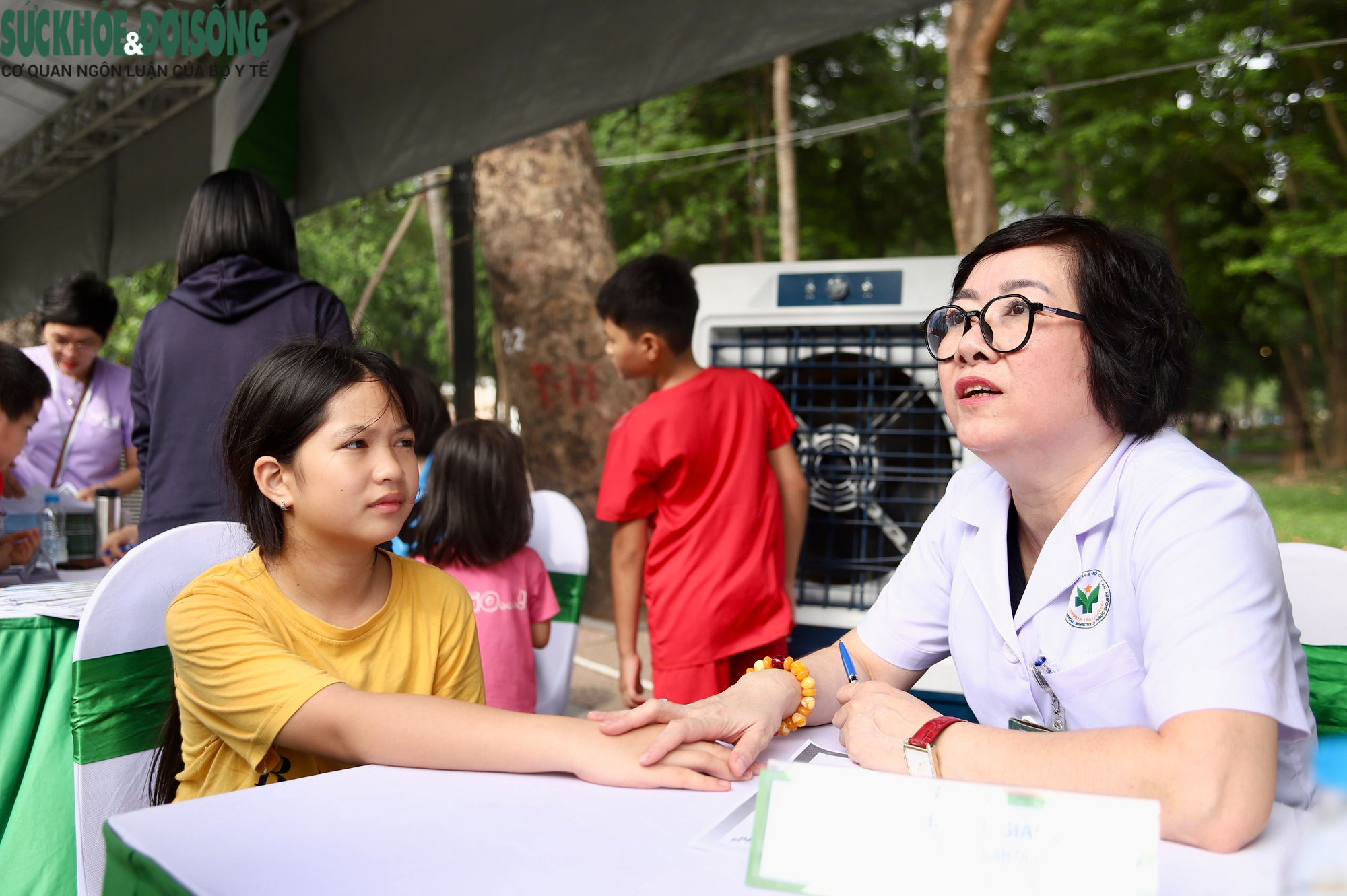 Người dân hào hứng trải nghiệm tư vấn dinh dưỡng tại Ngày Dinh dưỡng cộng đồng Việt Nam lần thứ 7 - Ảnh 10.
