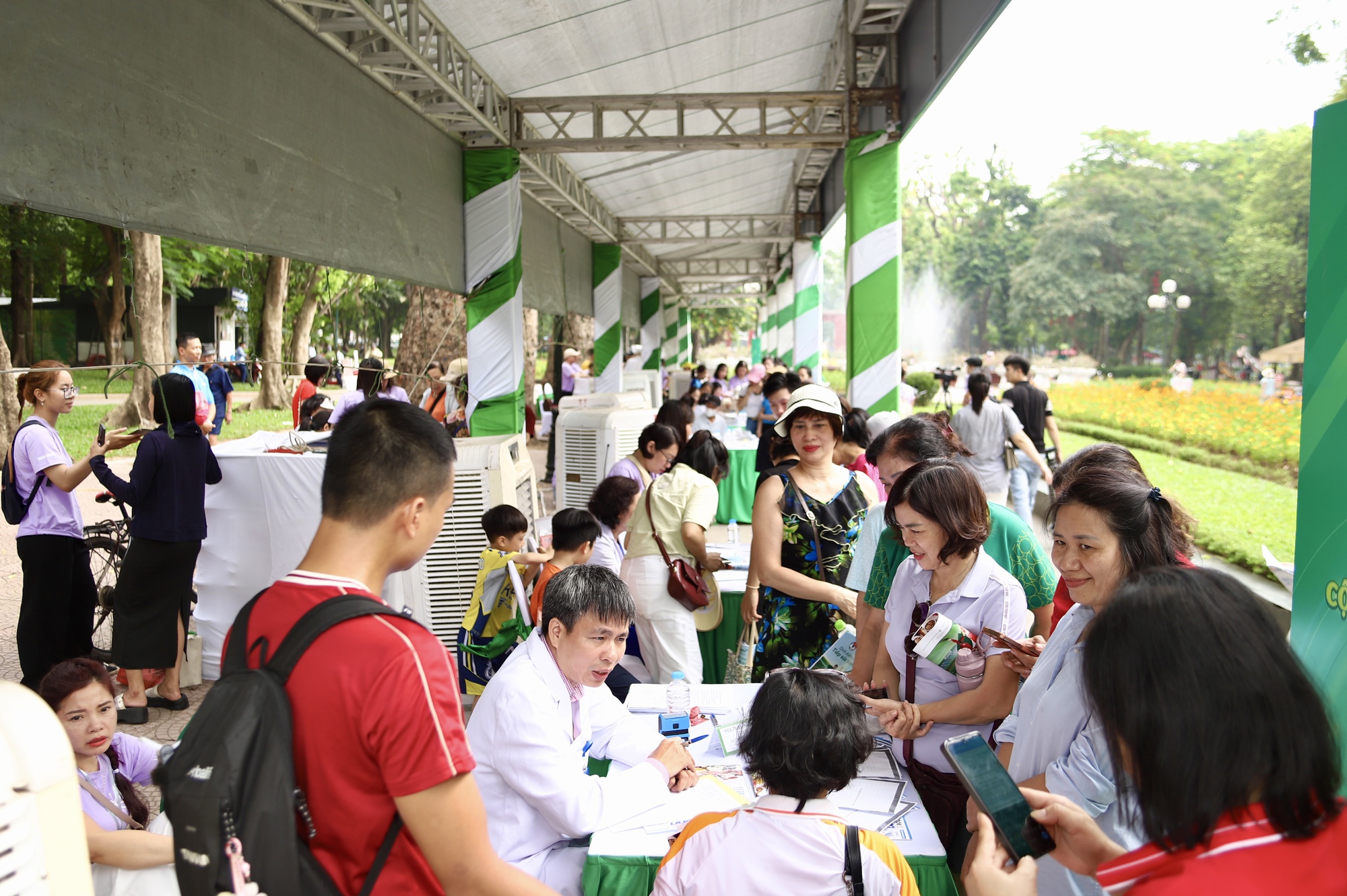 Thứ trưởng Trần Văn Thuấn: Sức khỏe không ở đâu xa, bắt đầu từ mỗi bữa cơm và thói quen hằng ngày- Ảnh 2.