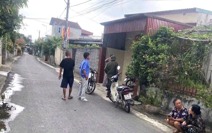Truy tìm nghi phạm sát hại một phụ nữ trước cửa khách sạn trong đêm- Ảnh 2.