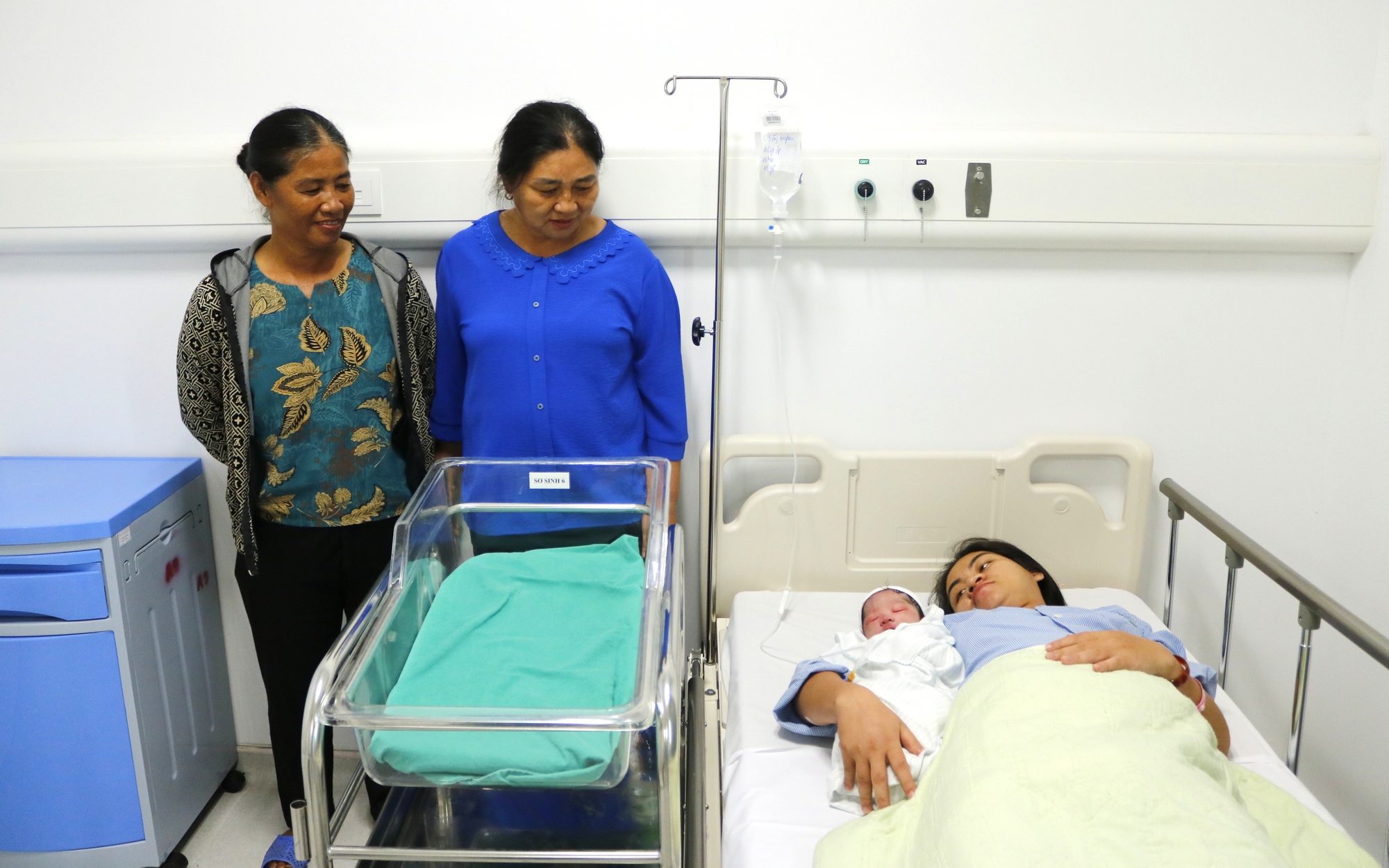 Trắng đêm giành giật sự sống cho người bệnh tại Bệnh viện Bạch Mai cơ sở Ninh Bình- Ảnh 3.