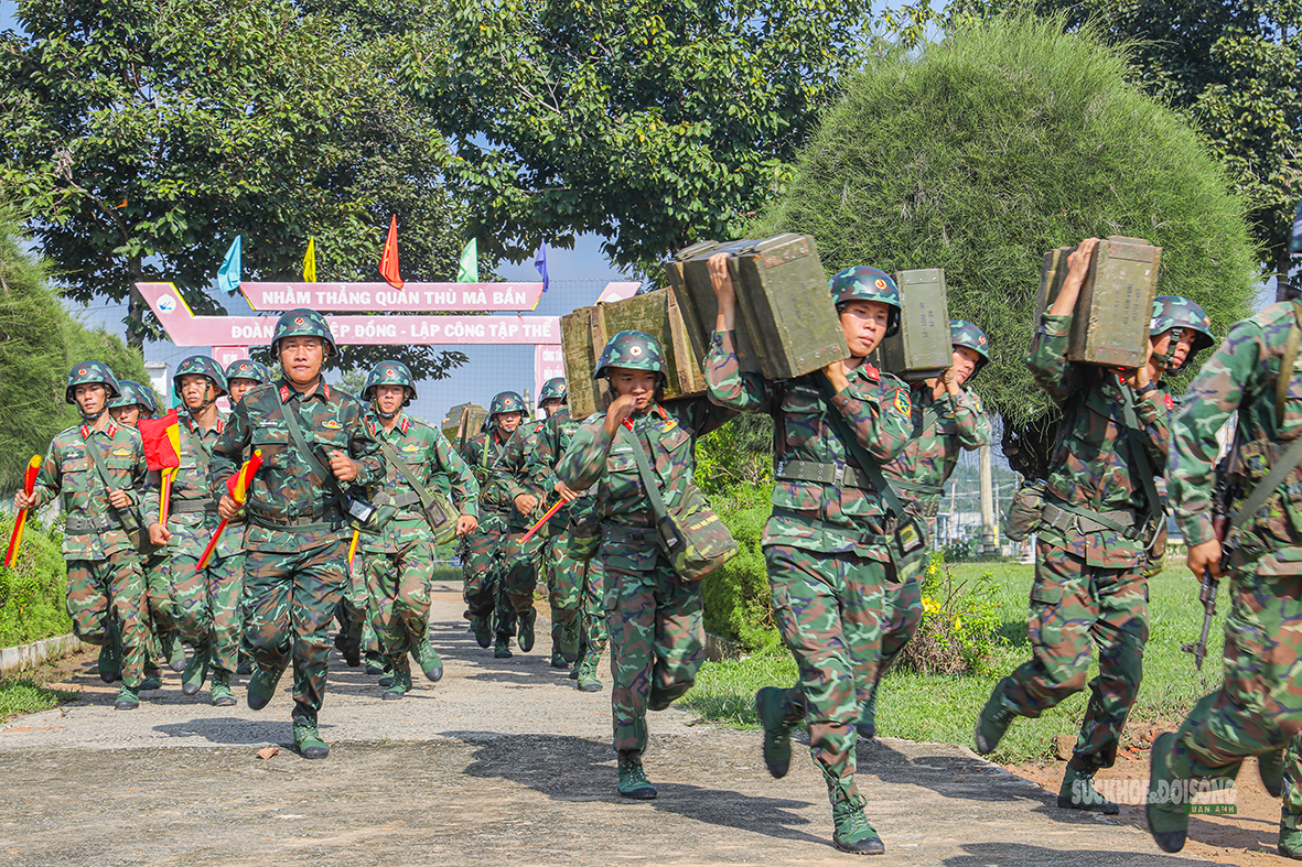 'Lá chắn thép' canh giữ bầu trời Thành phố Hồ Chí Minh- Ảnh 2.