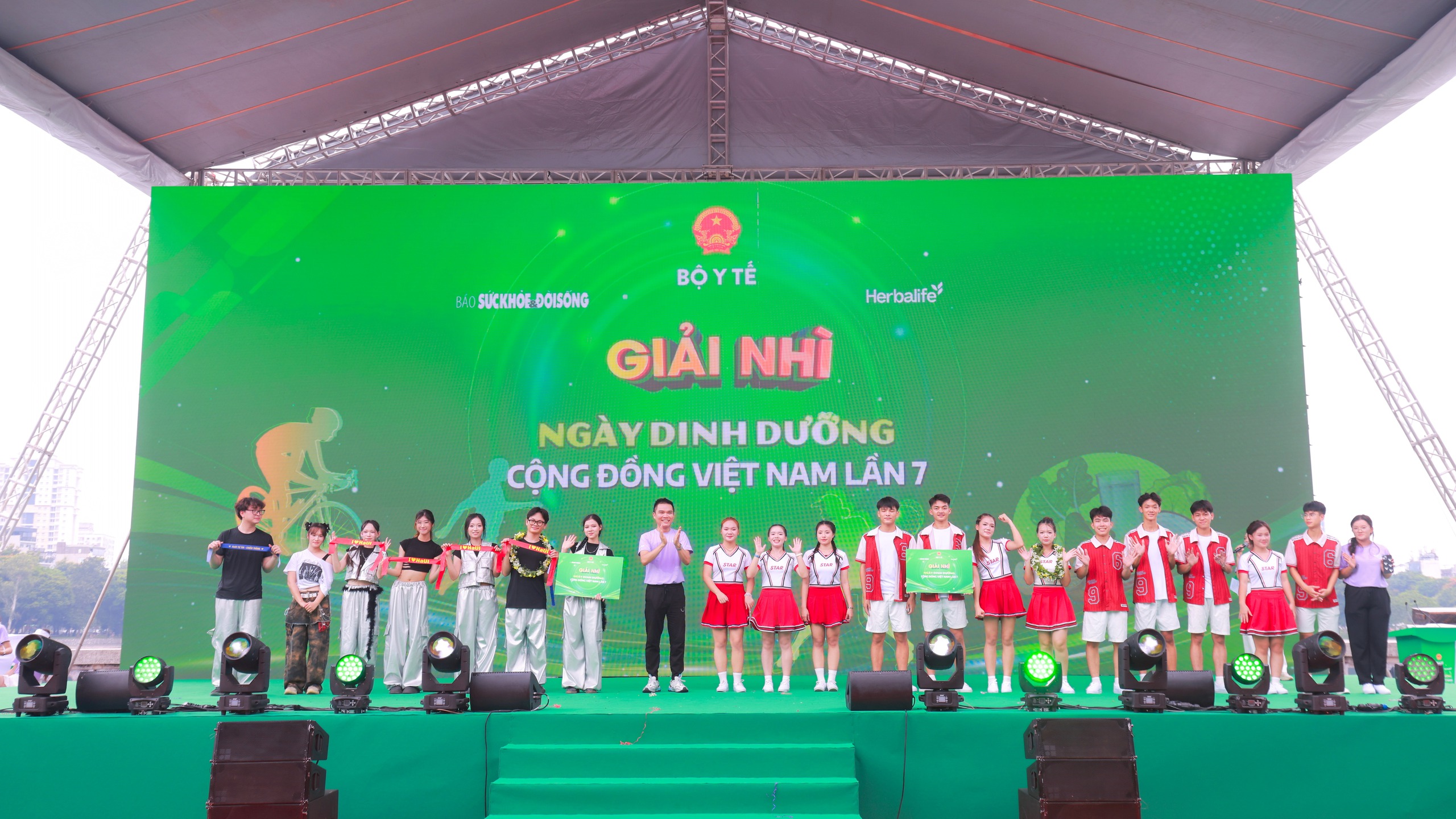 Từ cảnh báo của WHO đến sân chơi ‘Ngày Dinh dưỡng cộng đồng’: Herbalife Việt Nam tiếp sức người trẻ xóa bỏ nạn lười vận động - Ảnh 4.