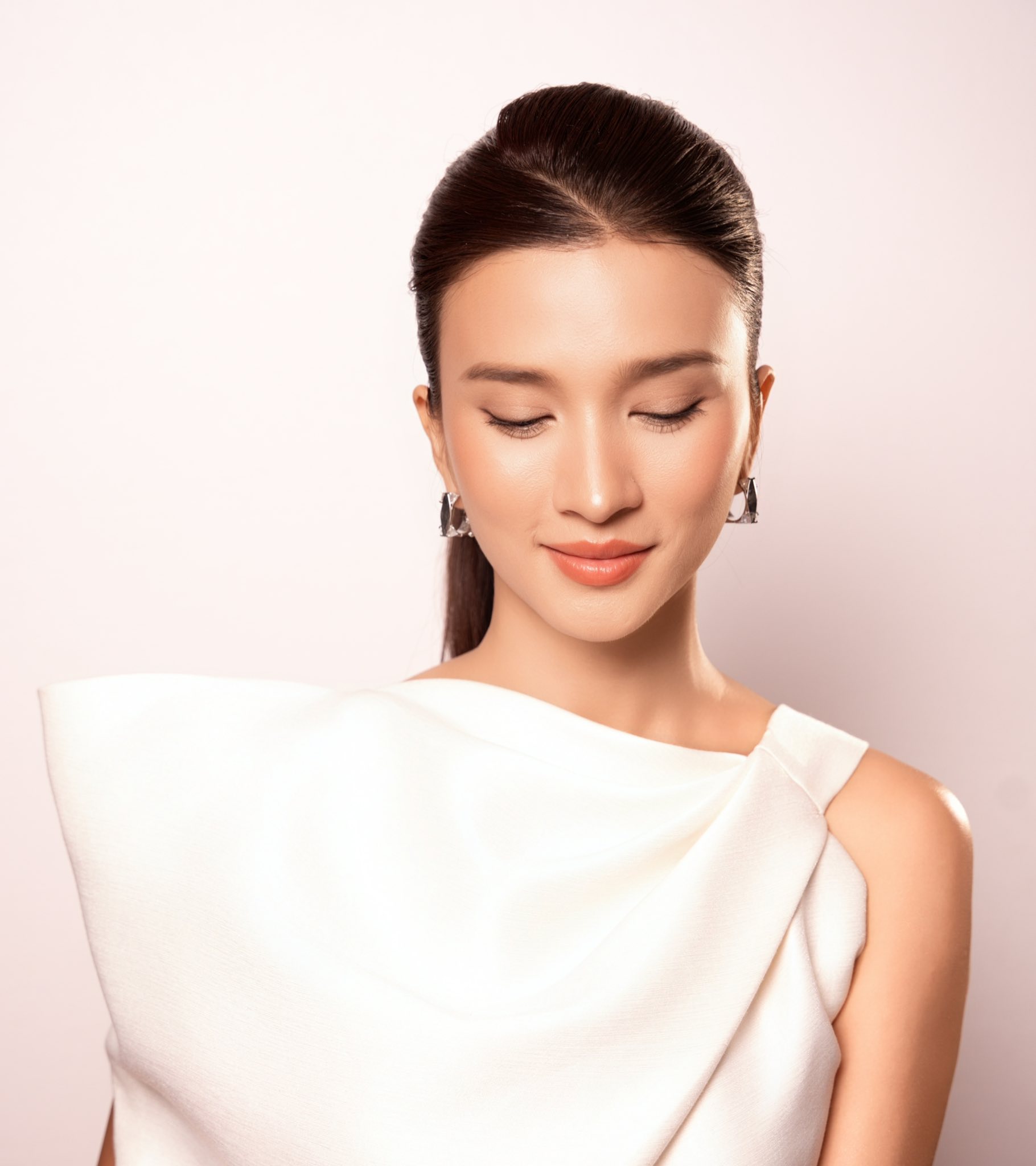 Nữ nghệ sĩ 39 tuổi vừa lọt đề cử đẹp nhất thế giới là ai?- Ảnh 4. Nữ nghệ sĩ 39 tuổi vừa lọt đề cử đẹp nhất thế giới là ai?- Ảnh 4.