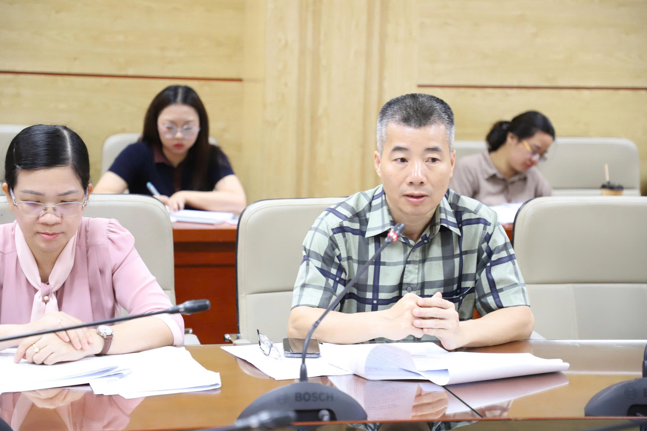 Gallery - Thứ trưởng Nguyễn Tri Thức thúc đẩy sửa đổi quản lý mỹ phẩm năm 2026 - image 2