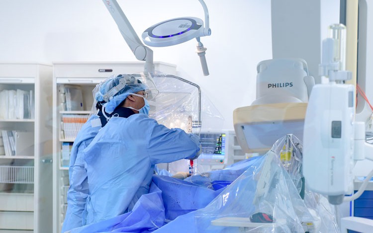 Chạy đua với tử thần, giành sự sống cho người phụ nữ đột quỵ não cấp trong 'giờ vàng'- Ảnh 2.