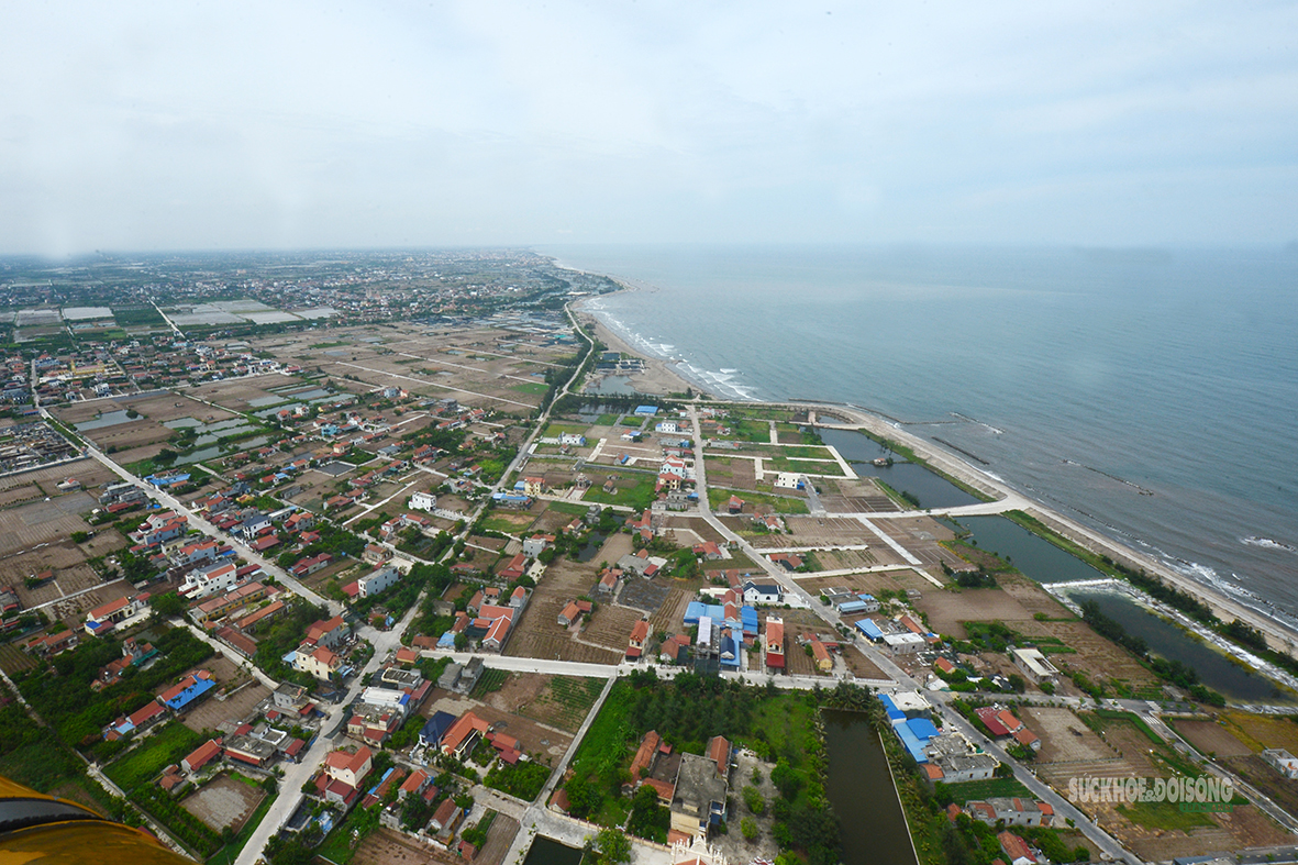 Vẻ đẹp hùng vĩ vùng cửa biển Ninh Cơ từ trực thăng quân sự năm 2026 - Ảnh 9.