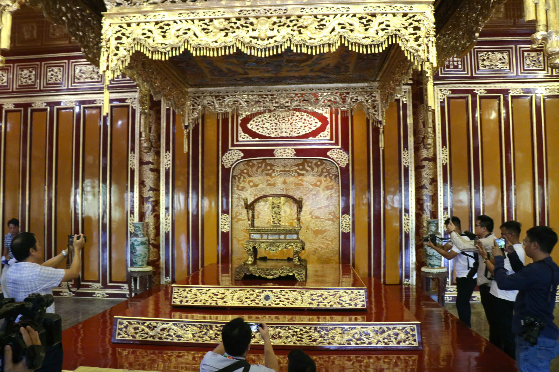 Hình ảnh mới nhất về ngai vua triều Nguyễn sau thời gian phục chế do bị phá hoại- Ảnh 7.