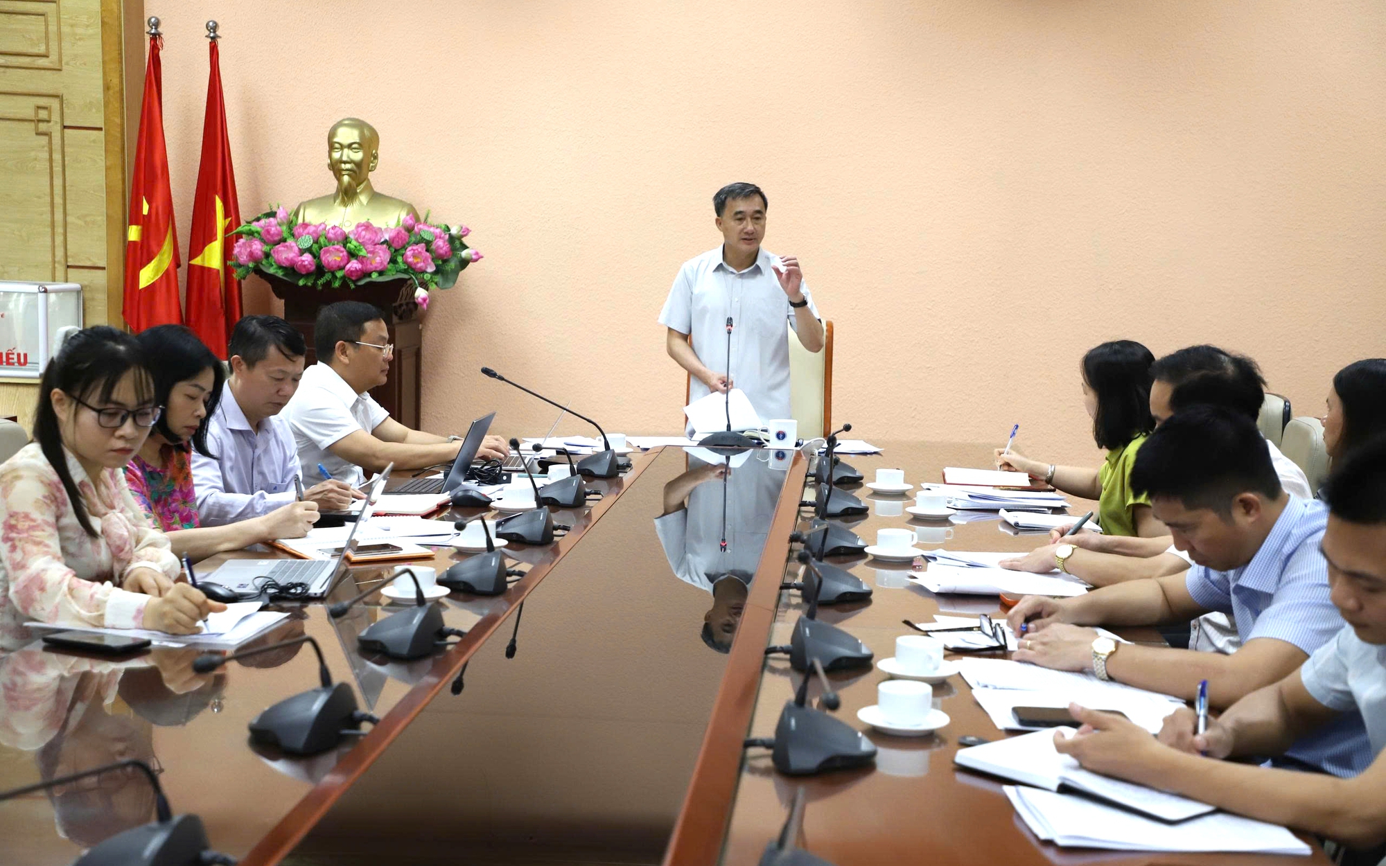 Lấy mẫu tại hàng nghìn mộ liệt sĩ chưa xác định thông tin để xét nghiệm ADN- Ảnh 2. Thứ trưởng Trần Văn Thuấn: Nỗ lực tối đa để các liệt sĩ "trở về đúng tên tuổi, đúng quê hương"