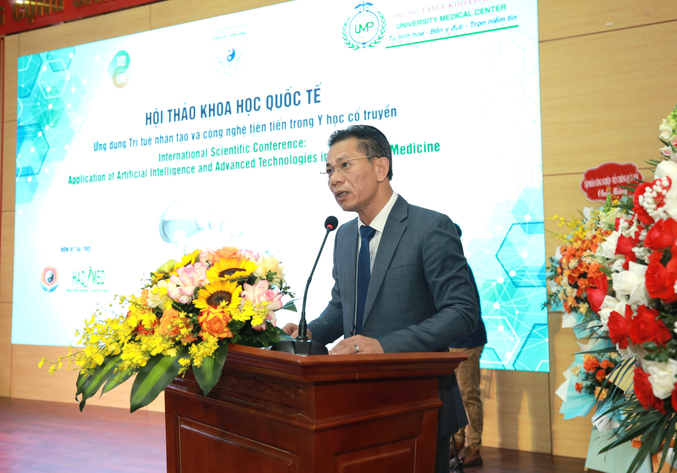 Thứ trưởng Vũ Mạnh Hà: AI có thể hỗ trợ mở ra không gian phát triển mới cho y học cổ truyền
- Ảnh 4.