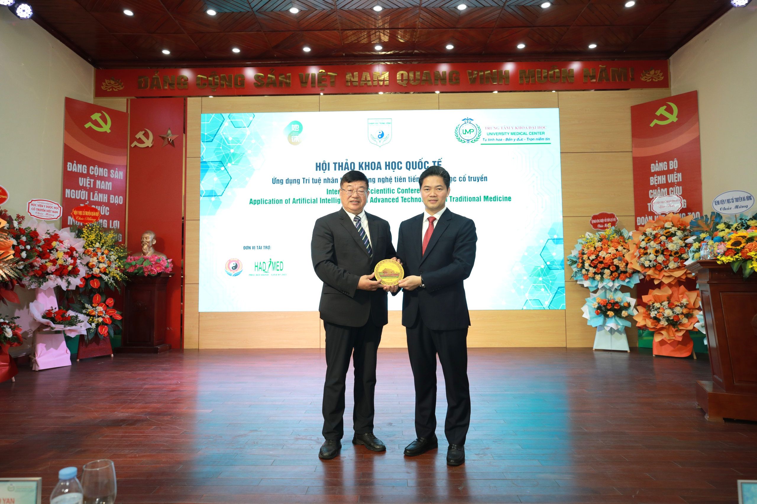 Thứ trưởng Vũ Mạnh Hà: AI có thể hỗ trợ mở ra không gian phát triển mới cho y học cổ truyền
- Ảnh 5.