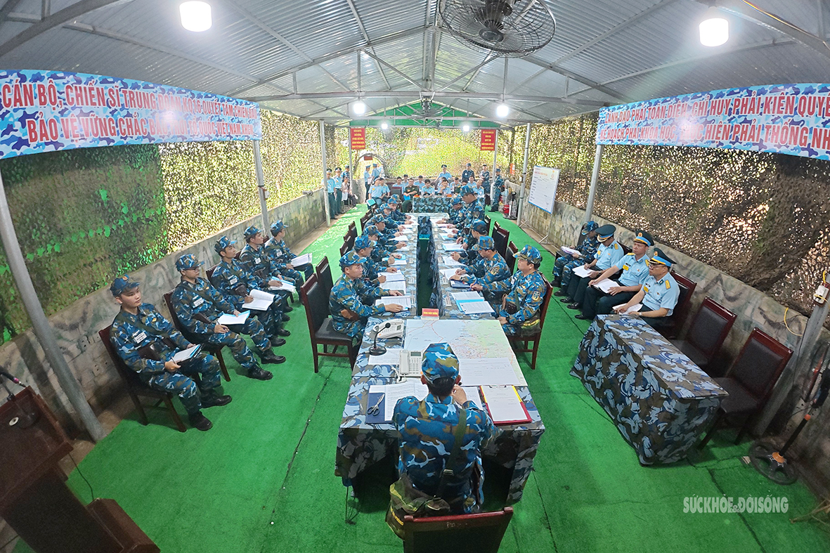 Nữ quân y Trung đoàn Không quân 916: 'Điểm tựa' thầm lặng của những chiến sĩ - Ảnh 2.