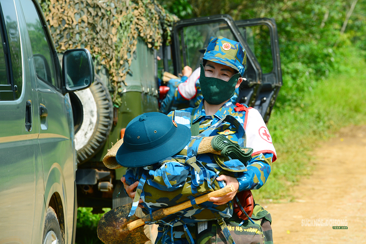 Nữ quân y Trung đoàn Không quân 916: 'Điểm tựa' thầm lặng của những chiến sĩ - Ảnh 5.