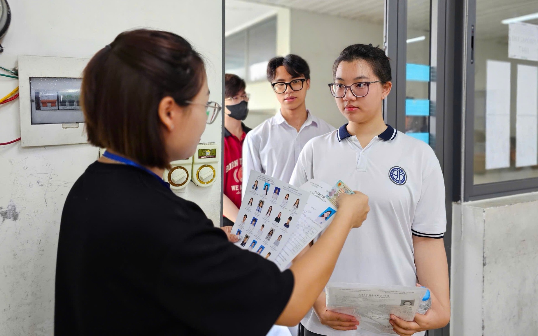 Các mức trừ điểm và hủy kết quả thi tốt nghiệp THPT thí sinh phải biết- Ảnh 2. Phương án xử lý khi thí sinh mất căn cước sát ngày thi tốt nghiệp THPT