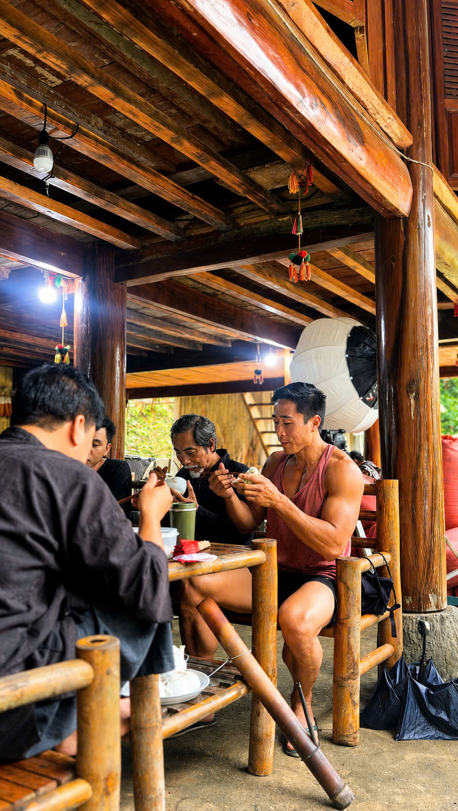 Nam thần 'vũ trụ VFC' tuổi Mão bật mí hậu trường 'Lời hứa đầu tiên' ở Tuyên Quang- Ảnh 4. Nam thần 'vũ trụ VFC' tuổi Mão bật mí hậu trường 'Lời hứa đầu tiên' ở Tuyên Quang- Ảnh 4.
