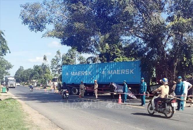 Lâm Đồng: Hỗ trợ gia đình các nạn nhân trong vụ tai nạn giao thông nghiêm trọng- Ảnh 1. Lâm Đồng: Hỗ trợ gia đình các nạn nhân trong vụ tai nạn giao thông nghiêm trọng- Ảnh 1.