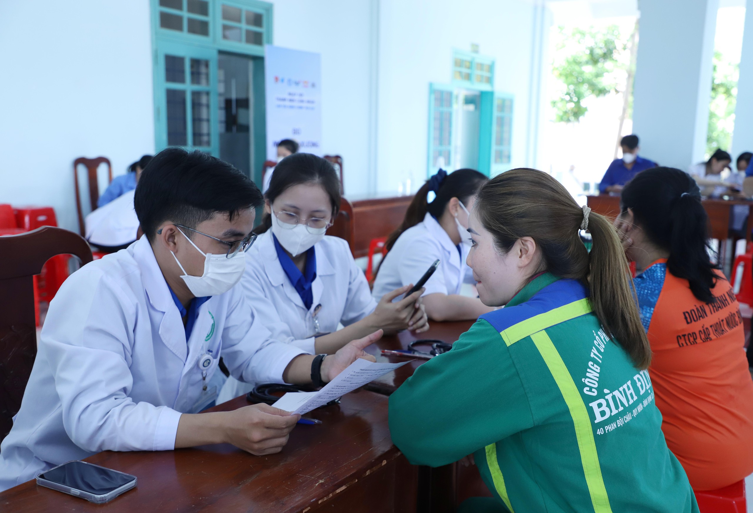 1.000 công nhân tại khu công nghiệp, chế xuất được khám sức khỏe miễn phí- Ảnh 4. 1.000 công nhân tại khu công nghiệp, chế xuất được khám sức khỏe miễn phí- Ảnh 4.