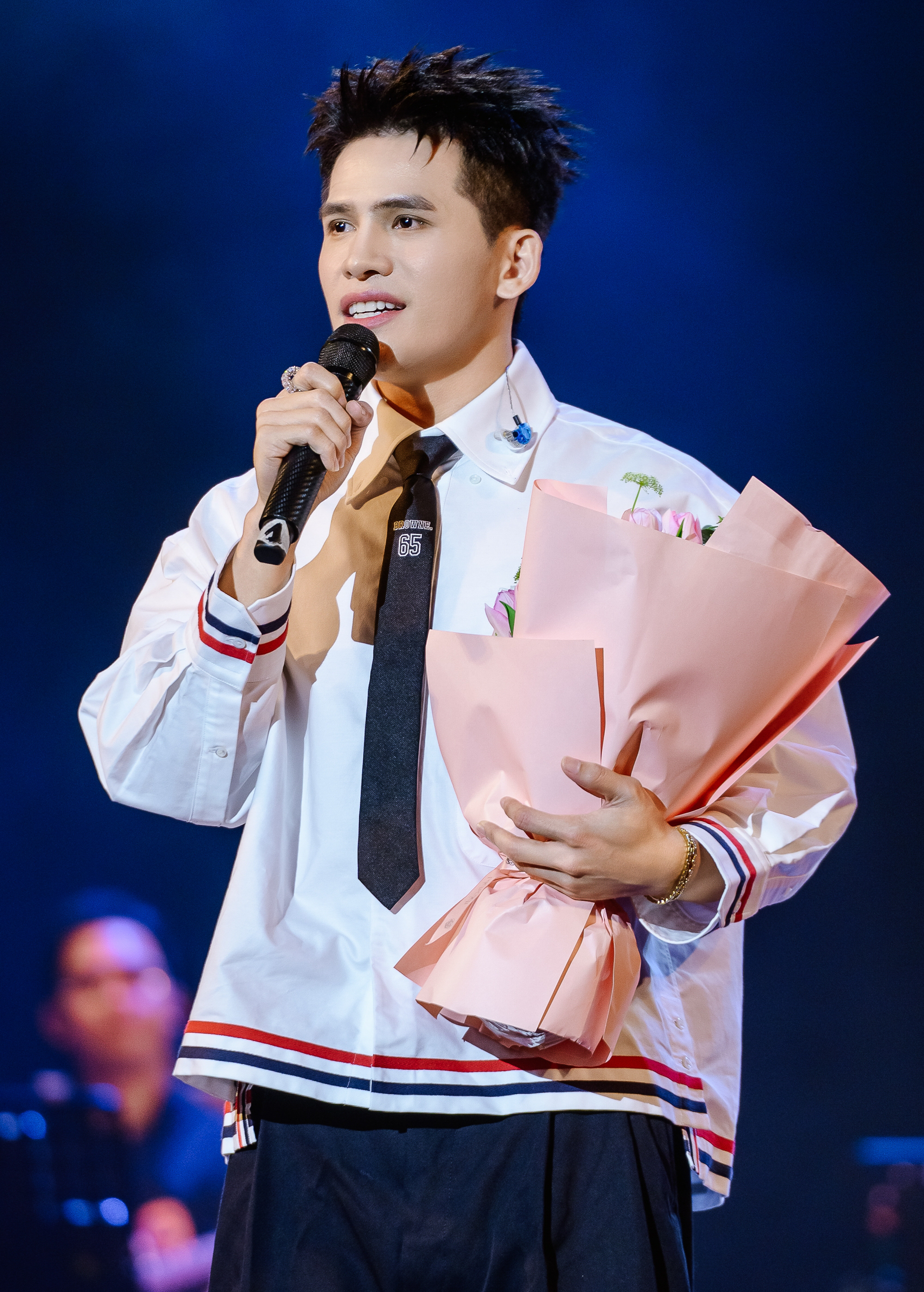 Quốc Thiên: Không cần ồn ào vẫn giữ được chỗ đứng bằng những bản tình ca tử tế- Ảnh 1. Quốc Thiên: Không cần ồn ào vẫn giữ được chỗ đứng bằng những bản tình ca tử tế- Ảnh 1.