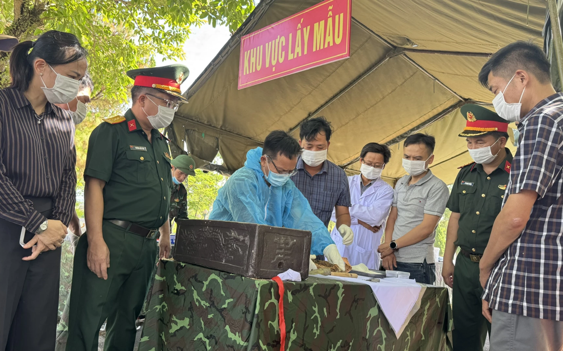 Huế triển khai lấy mẫu, số hóa thông tin 1.456 hài cốt liệt sĩ- Ảnh 3. Huế triển khai lấy mẫu, số hóa thông tin 1.456 hài cốt liệt sĩ- Ảnh 3.