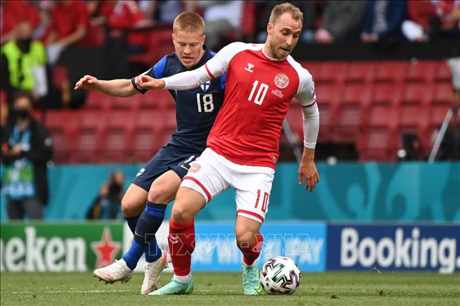 Christian Eriksen lại đột ngột gục ngã trên sân thi đấu- Ảnh 1.