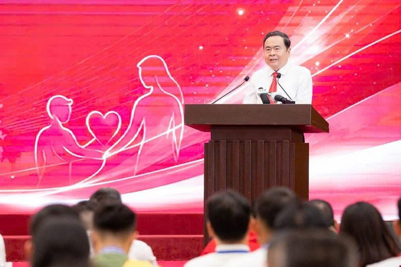 Tôn vinh 100 người hiến máu tiêu biểu toàn quốc: Lan tỏa những câu chuyện đẹp về tình người- Ảnh 2. Tôn vinh 100 người hiến máu tiêu biểu toàn quốc: Lan tỏa những câu chuyện đẹp về tình người- Ảnh 2.