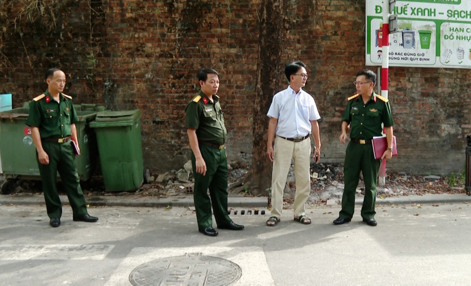 Xác minh thông tin khu vực nghi có mộ tập thể 15 liệt sĩ ở Huế- Ảnh 2. Xác minh thông tin khu vực nghi có mộ tập thể 15 liệt sĩ ở Huế- Ảnh 2.
