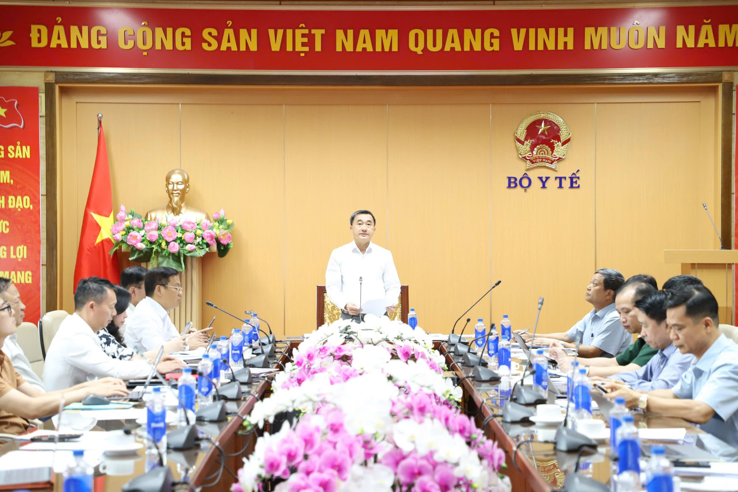 Tháo gỡ điểm nghẽn để phấn đấu mọi người dân được khám sức khỏe định kỳ hoặc khám sàng lọc miễn phí từ năm 2026- Ảnh 10.