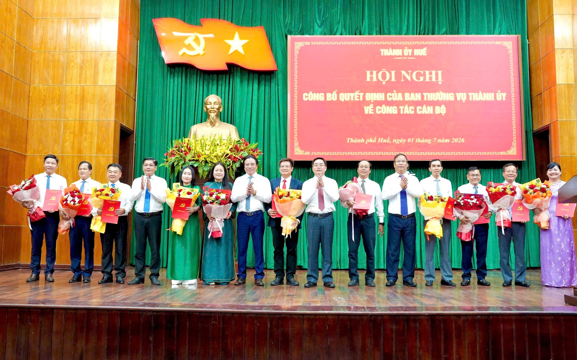 Đại học Huế bổ nhiệm hiệu trưởng, hiệu phó các trường thành viên - Ảnh 6.