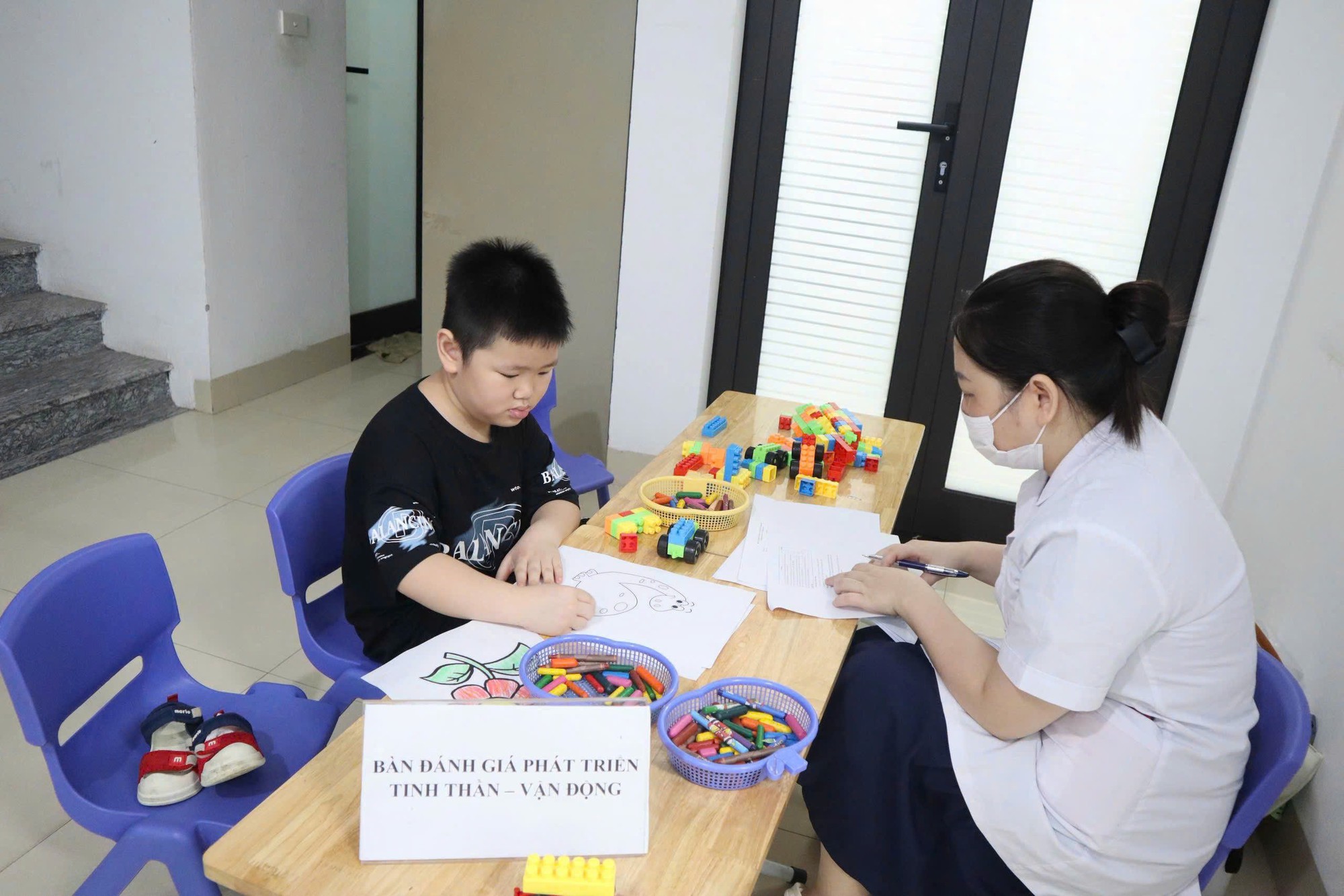 Một buổi khám sức khỏe định kỳ miễn phí cho trẻ dưới 6 tuổi tại Trạm Y tế phường - Ảnh 8.