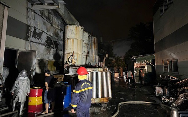 Kho phế liệu sát nhà dân: Nỗi lo sau vụ cháy cạnh chung cư- Ảnh 9.