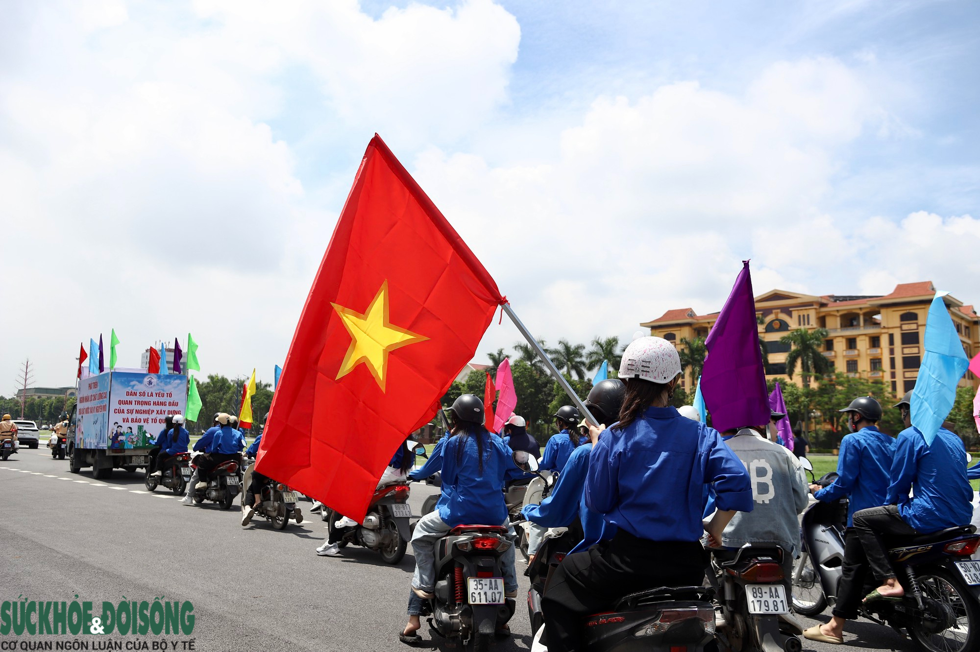 Những hình ảnh đẹp trong lễ diễu hành hưởng ứng Ngày Dân số Thế giới 2026- Ảnh 13.