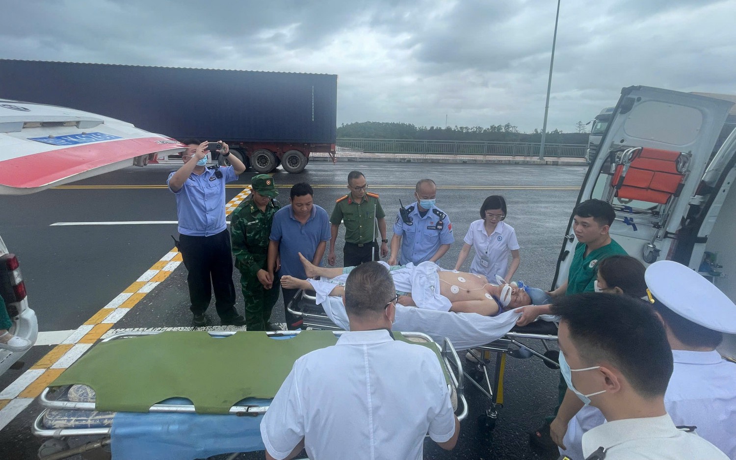 Mở Luồng Xanh Nhân Đạo: Giải Pháp Cấp Cứu Bệnh Nhân Qua Biên Giới