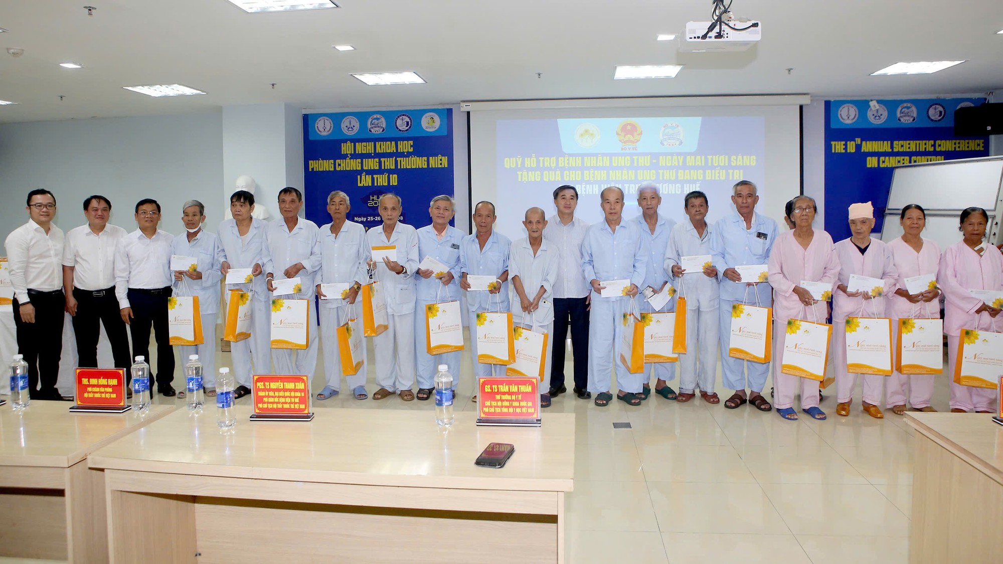 Hội Thầy thuốc trẻ Việt Nam mở rộng khám sức khỏe toàn dân, ứng dụng công nghệ số - Ảnh 10.