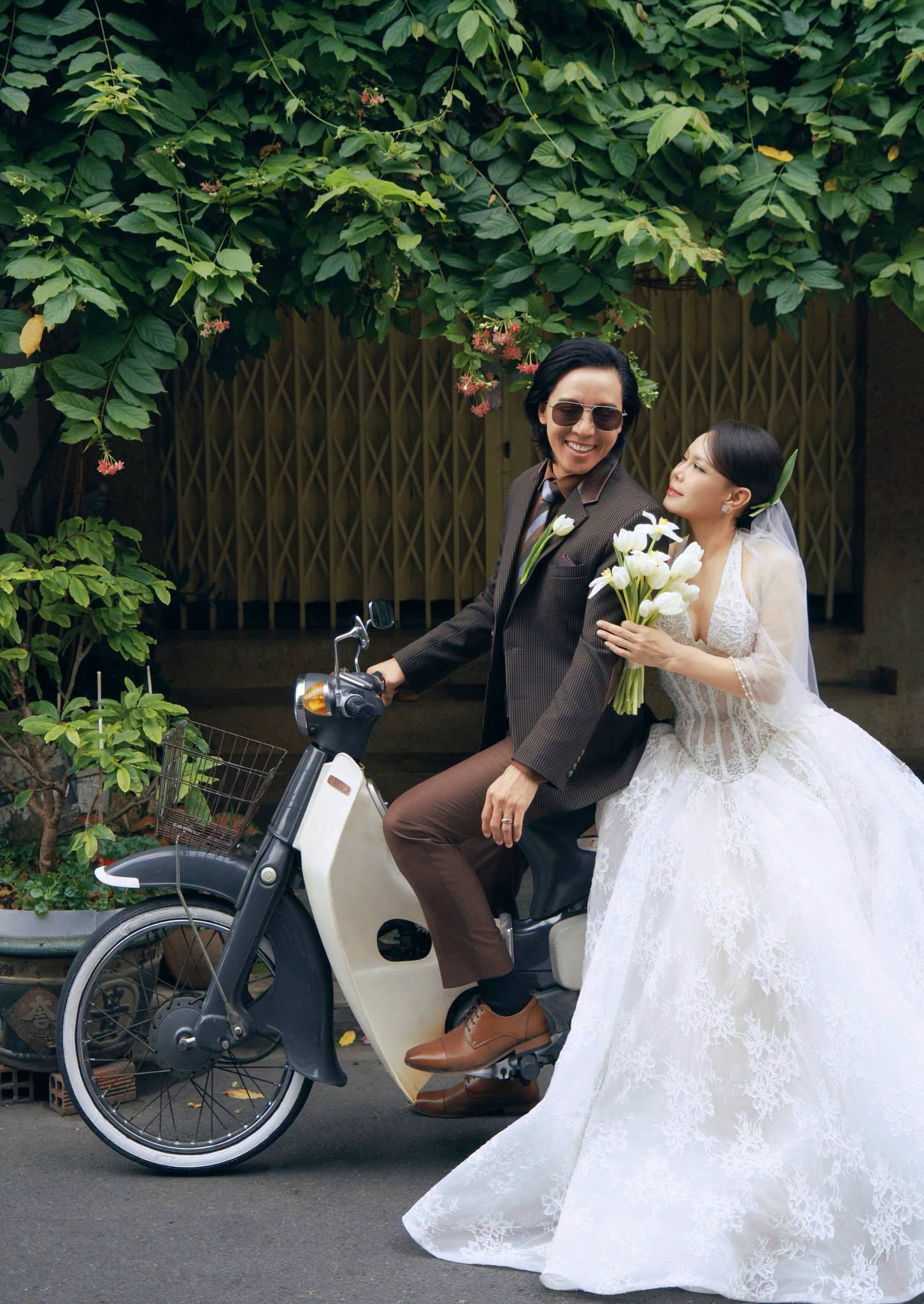 Ảnh cưới tuyệt đẹp kỉ niệm 20 năm hôn nhân của Việt Hương và chồng - Ảnh 3.