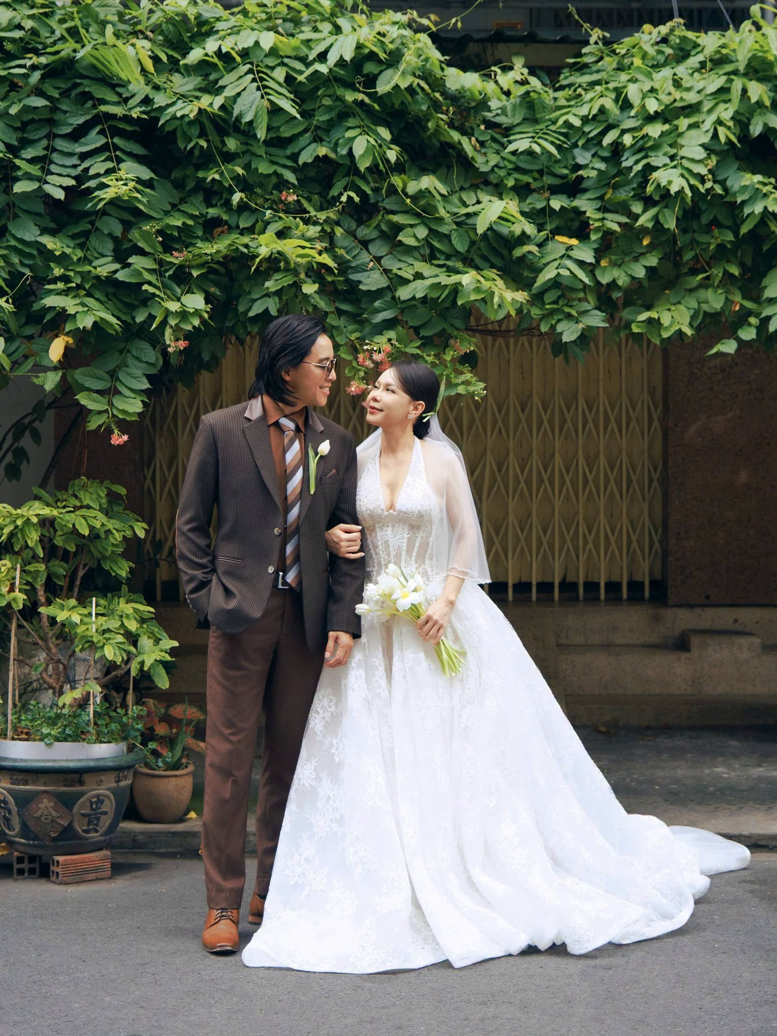 Ảnh cưới tuyệt đẹp kỉ niệm 20 năm hôn nhân của Việt Hương và chồng - Ảnh 5.