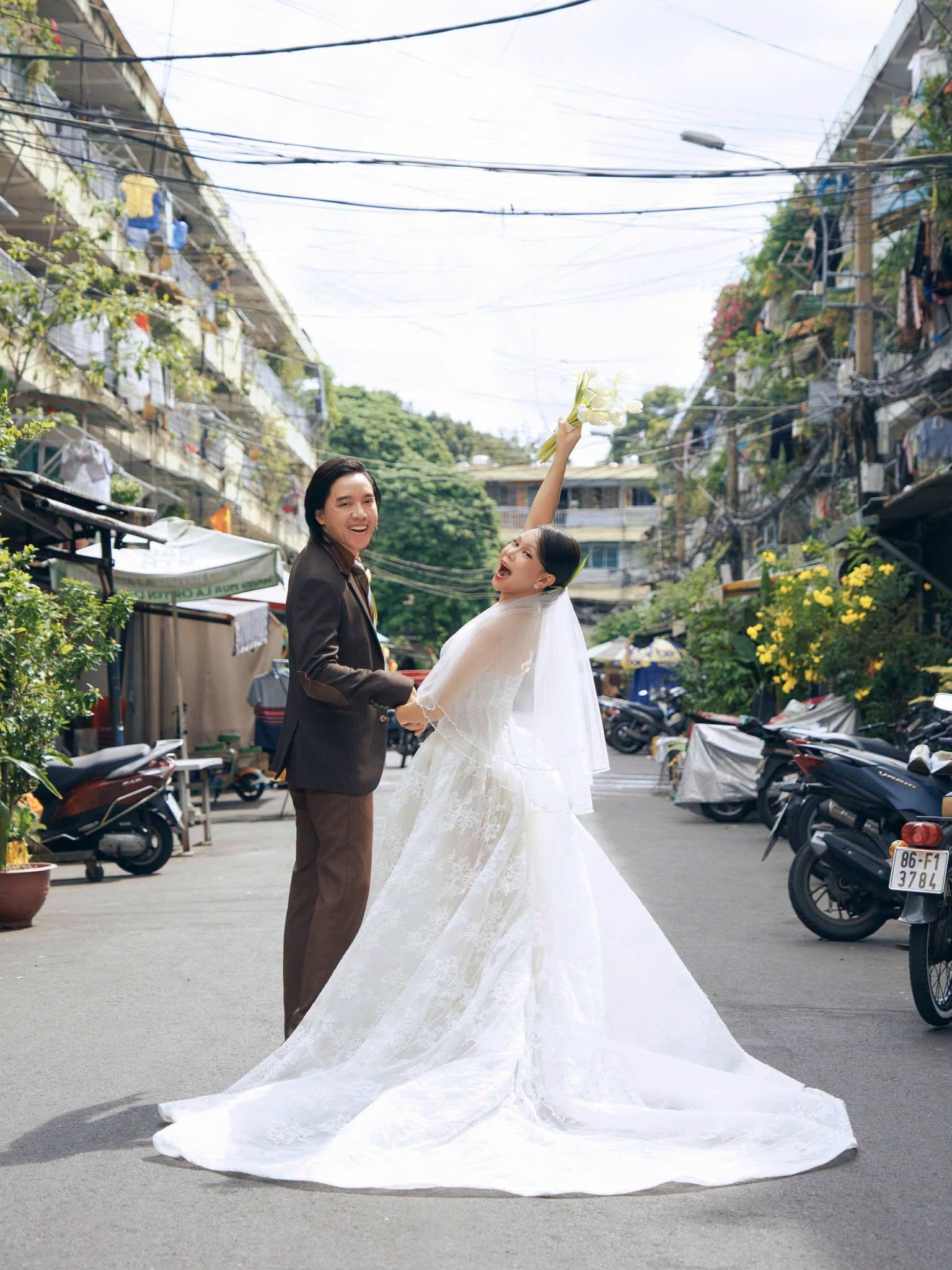 Ảnh cưới tuyệt đẹp kỉ niệm 20 năm hôn nhân của Việt Hương và chồng - Ảnh 6.