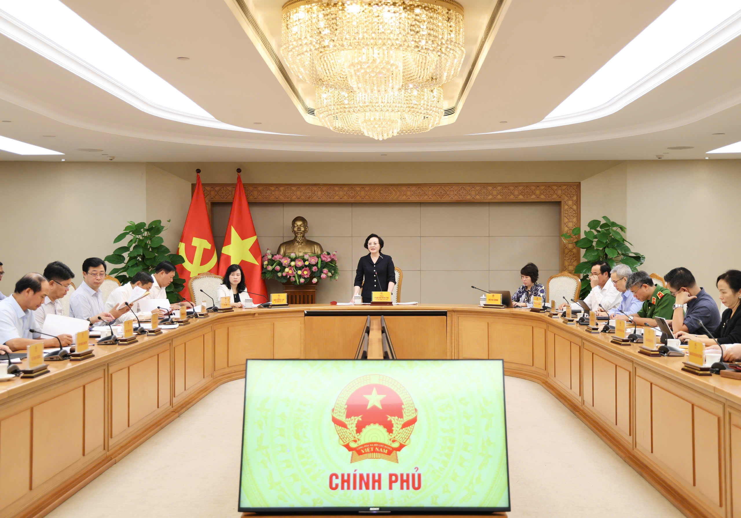 Phó Thủ tướng Phạm Thị Thanh Trà: Siết chặt ATTP trường học, xử lý nghiêm vi phạm; đẩy nhanh hoàn thiện Luật ATTP (sửa đổi) - Ảnh 2.