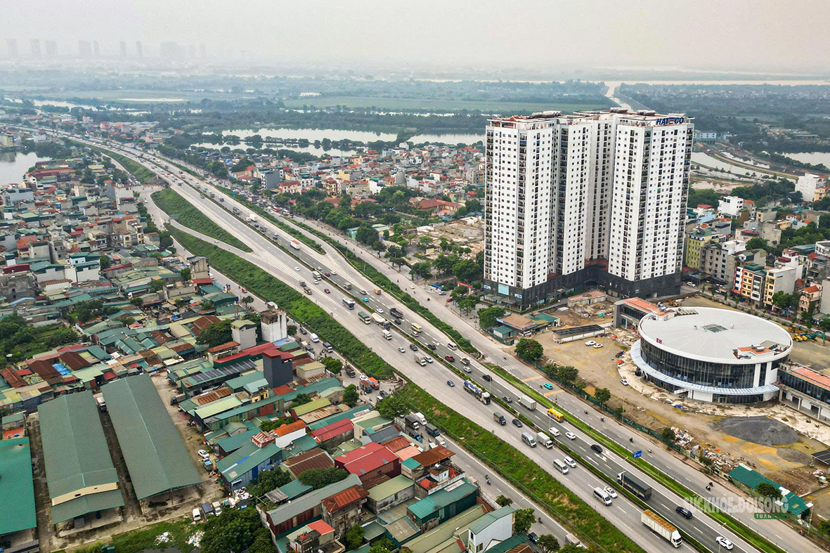 Cận cảnh bến xe hình tròn độc đáo bên đường Vành đai 3 Hà Nội- Ảnh 3.