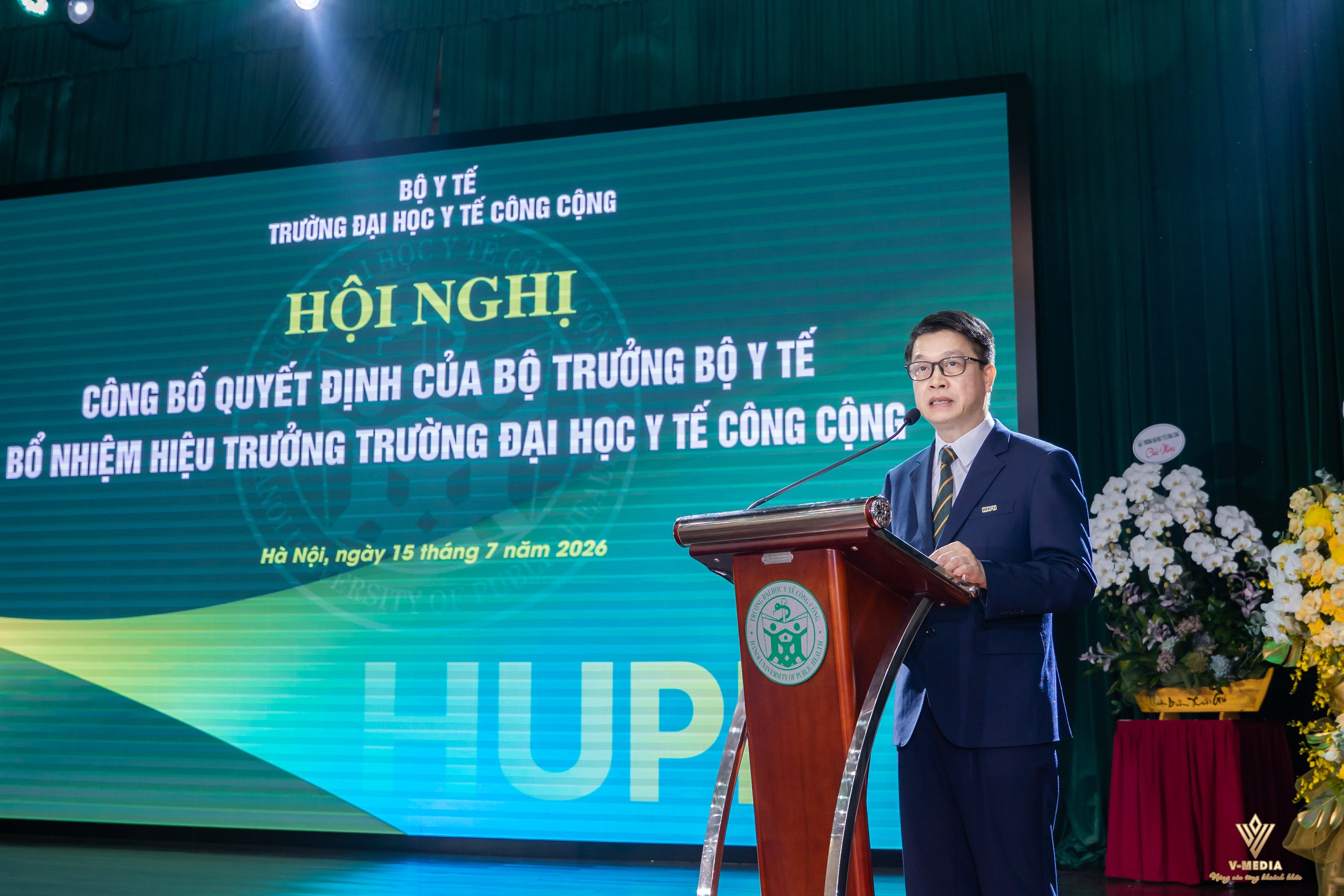 Bộ trưởng Bộ Y tế Đào Hồng Lan trao quyết định bổ nhiệm Hiệu trưởng Trường Đại học Y tế Công cộng- Ảnh 5.