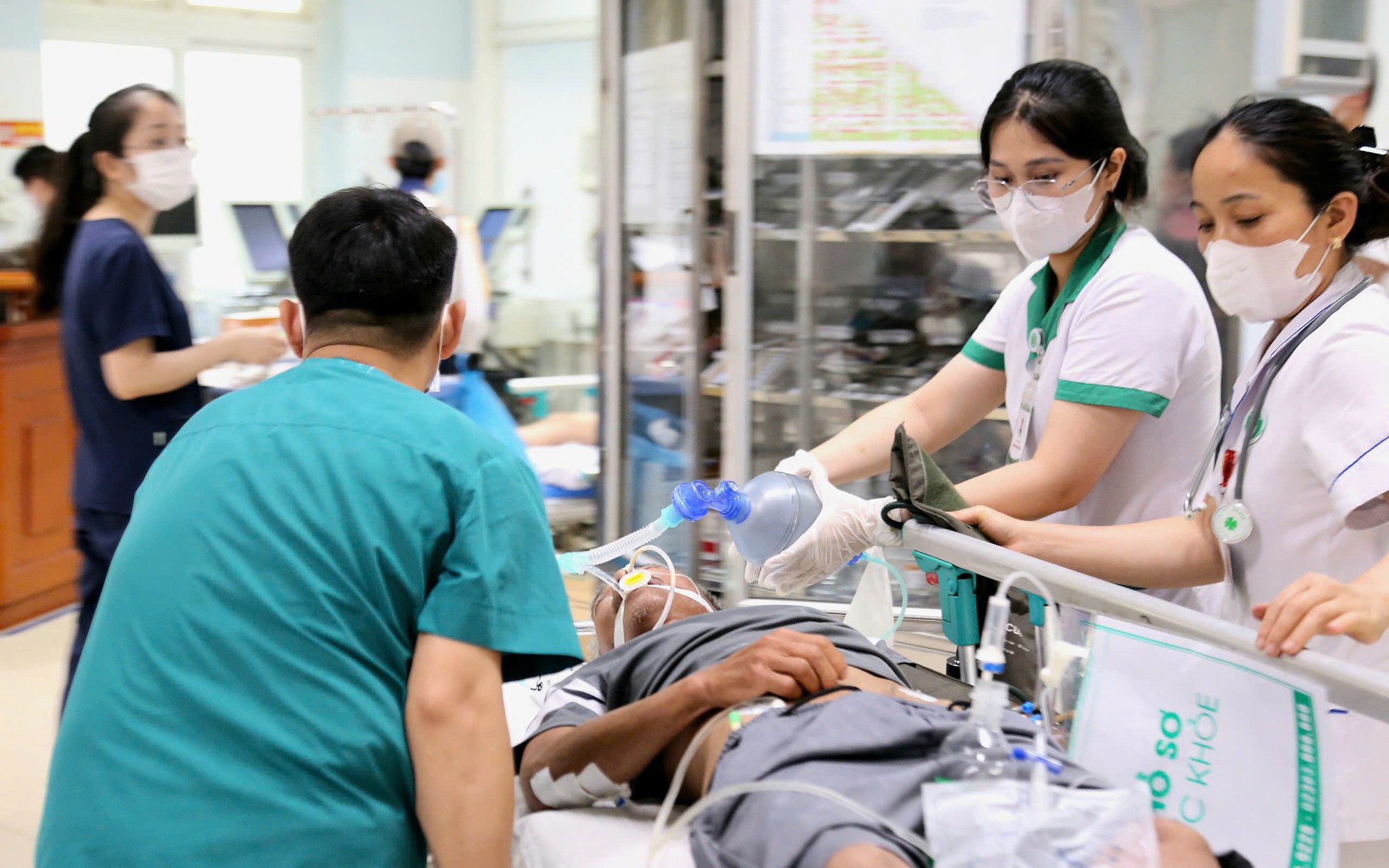 Bộ trưởng Đào Hồng Lan thăm, động viên cán bộ y tế cơ sở tỉnh Quảng Trị- Ảnh 5.