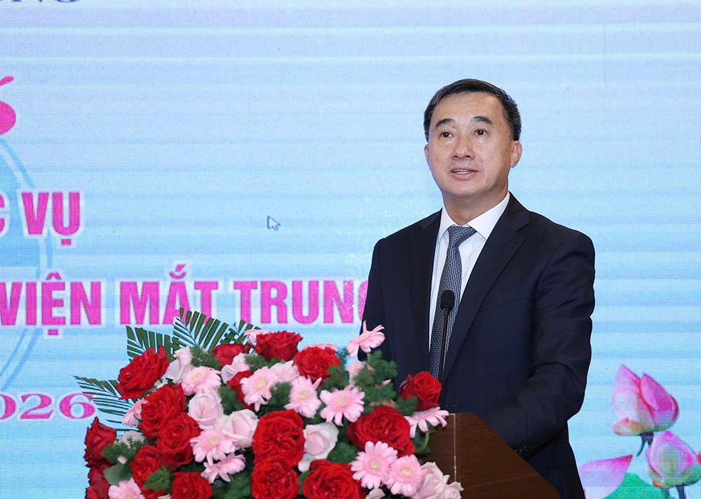 Thứ trưởng Trần Văn Thuấn trao quyết định bổ nhiệm Phó Giám đốc Bệnh viện Mắt Trung ương- Ảnh 2.