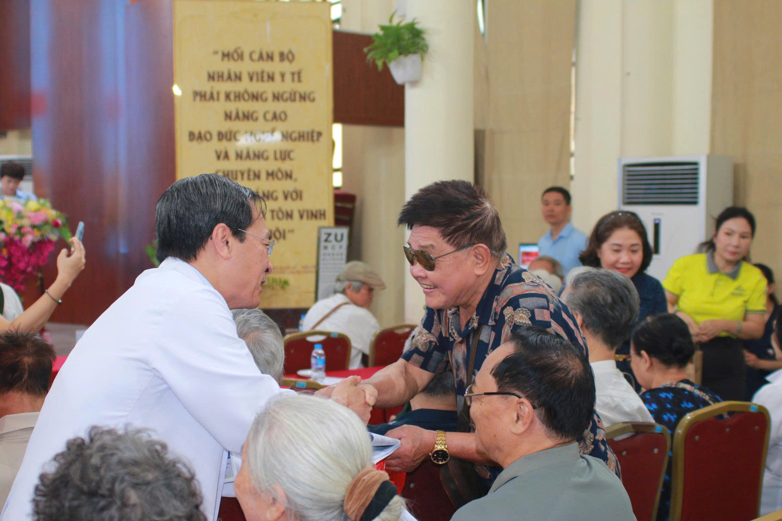 Thầy thuốc tri ân người có công bằng hành động thiết thực- Ảnh 5.