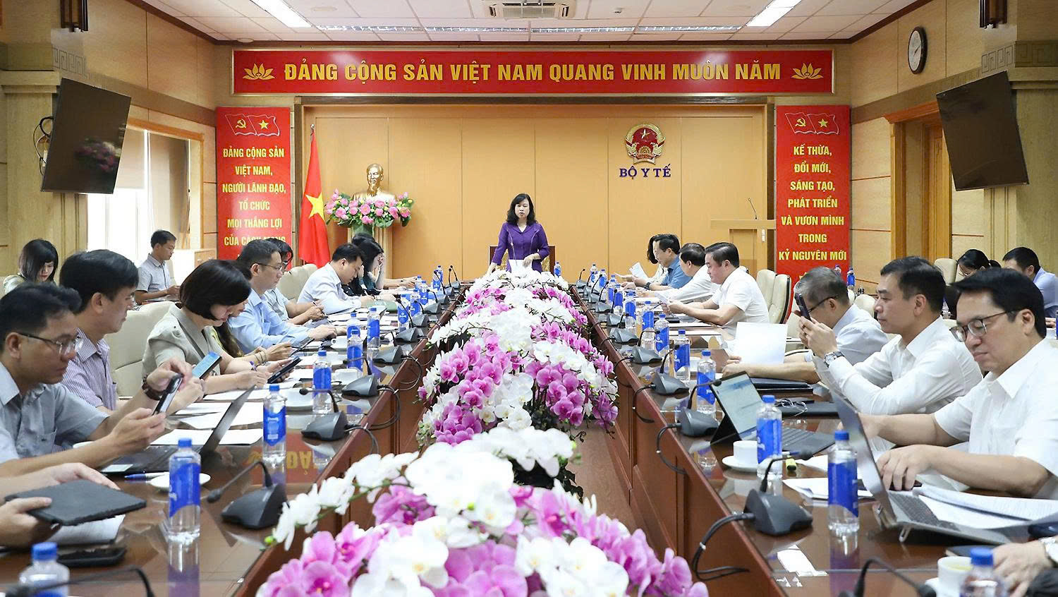 Bộ trưởng Đào Hồng Lan: Khẩn trương rà soát nhiệm vụ, nguồn lực y tế, chuẩn bị triển khai Chương trình mục tiêu quốc gia tích hợp- Ảnh 10.