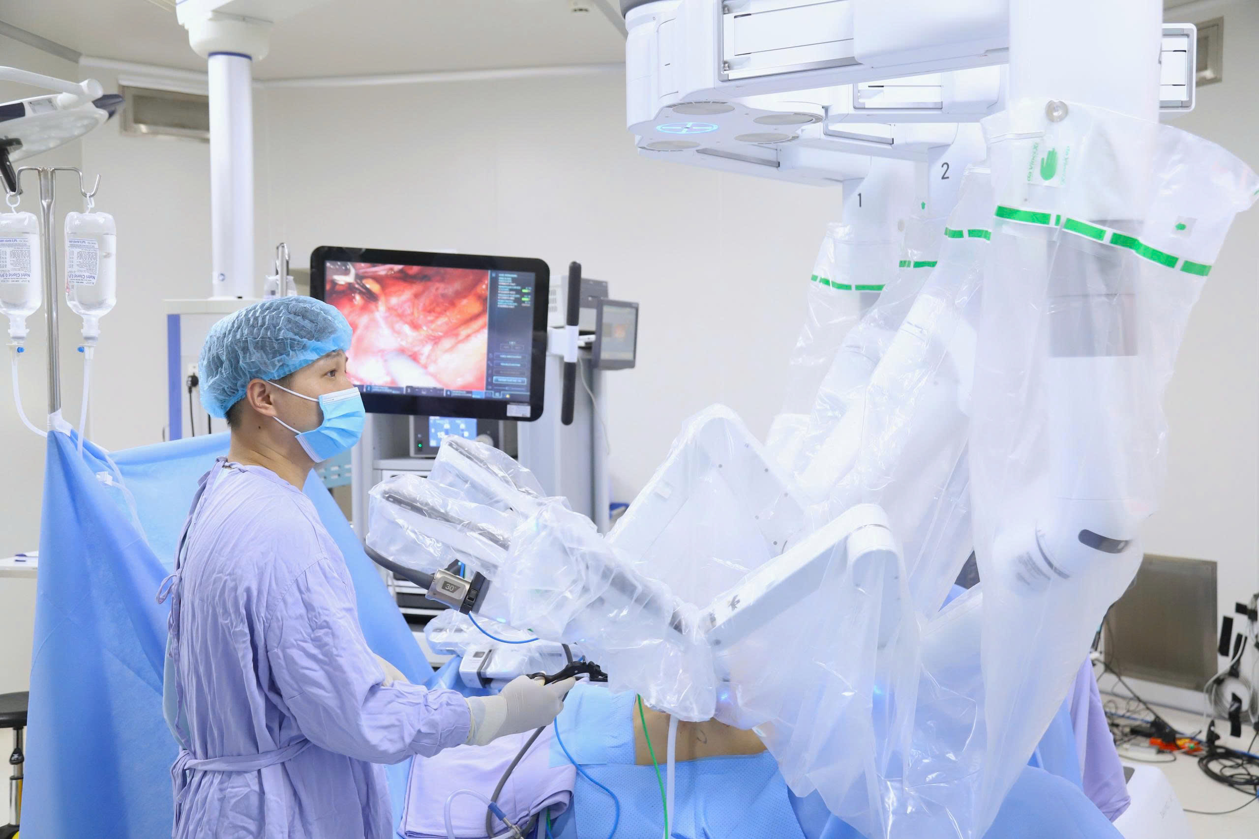 Kỷ nguyên mới của ngoại khoa ung thư: Đẩy mạnh ứng dụng robot trong phẫu thuật chuỗi ca bệnh khó- Ảnh 5.