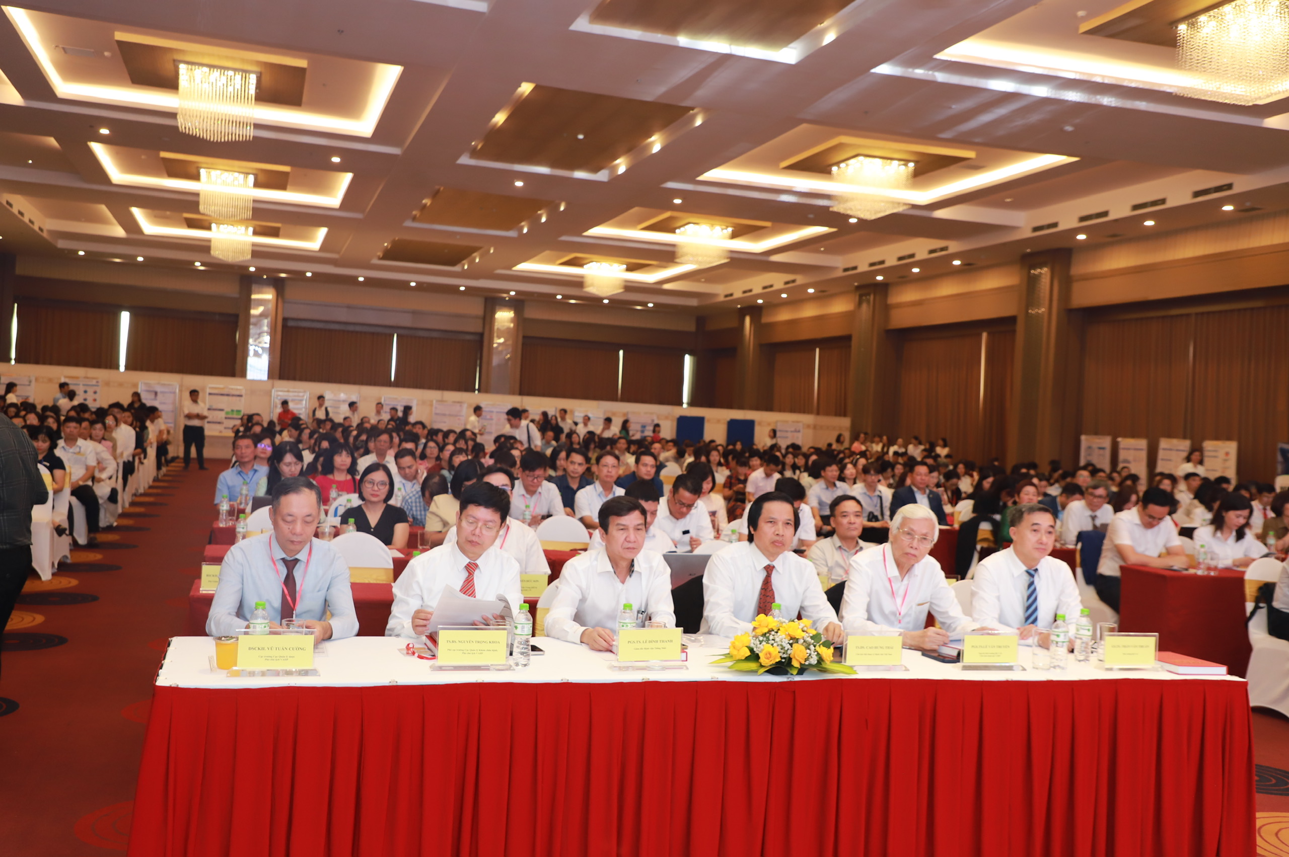 Thứ trưởng Trần Văn Thuấn: Dược bệnh viện phải thành một trụ cột của chất lượng điều trị và an toàn người bệnh- Ảnh 4.